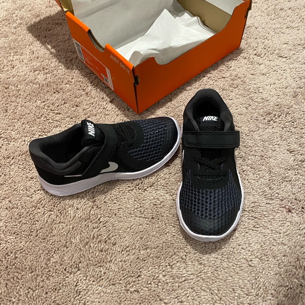 Toddler Nike shoes